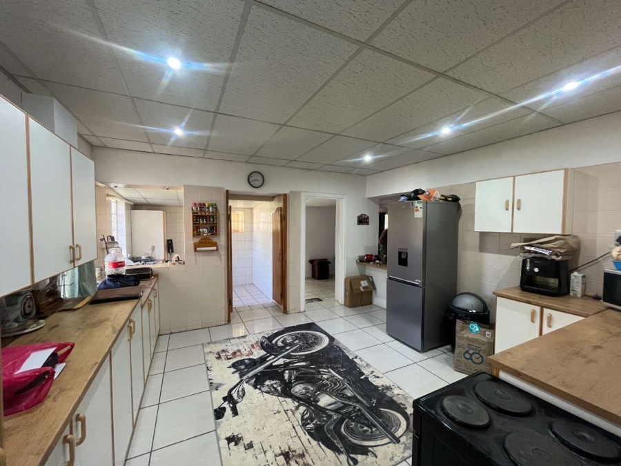 5 Bedroom Property for Sale in Die Rand Northern Cape